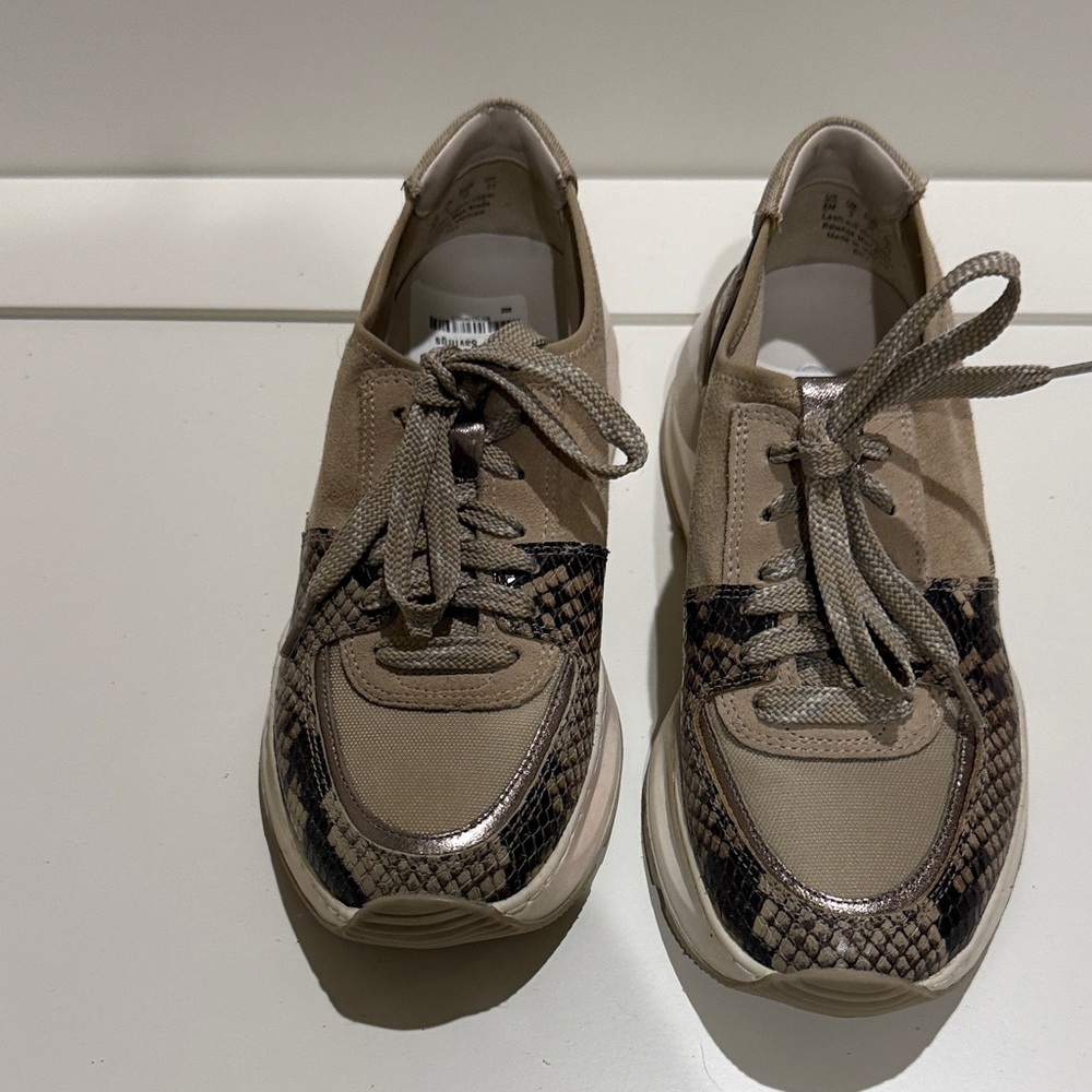 Elegant Beige and Brown Women's Sneakers